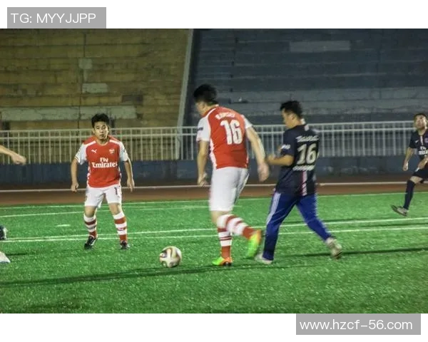 足球明星在音乐旋律中放松心情展现独特魅力与激情的完美结合 足球明星在音乐旋律中放松心情展现独特魅力与激情的完美结合