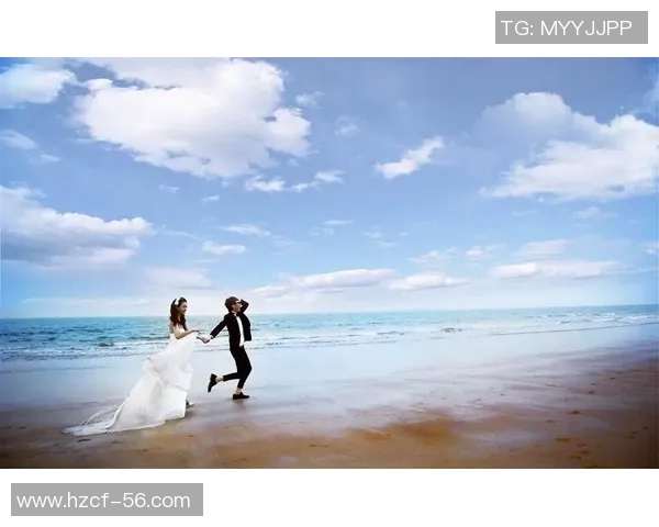 足球明星情侣共度浪漫时光游泳视频合集展现甜蜜瞬间 足球明星情侣共度浪漫时光游泳视频合集展现甜蜜瞬间